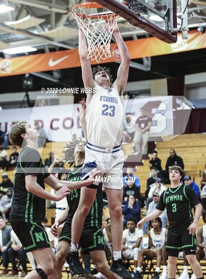 Thumbnail 1 in Isidore Newman vs. Bishop O'Connell (Spalding Hoophall Classic) photogallery.