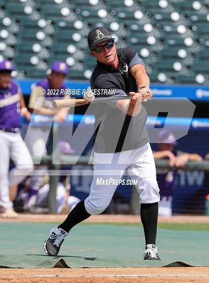 Thumbnail 2 in D'Hanis vs. Abbott (UIL 1A Baseball Semifinal) photogallery.