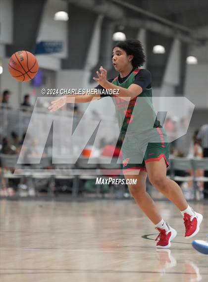 Thumbnail 3 in The Woodlands vs Austin (Texas Association of Basketball Coaches Showcase) photogallery.