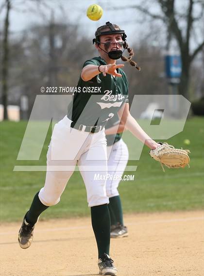 Thumbnail 2 in  East Brunswick vs St. Thomas Aquinas photogallery.