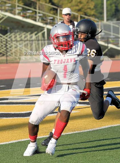 Thumbnail 2 in Lincoln vs Antioch photogallery.