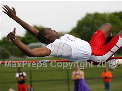 Thumbnail 2 in Harlem Boys Track Regional photogallery.