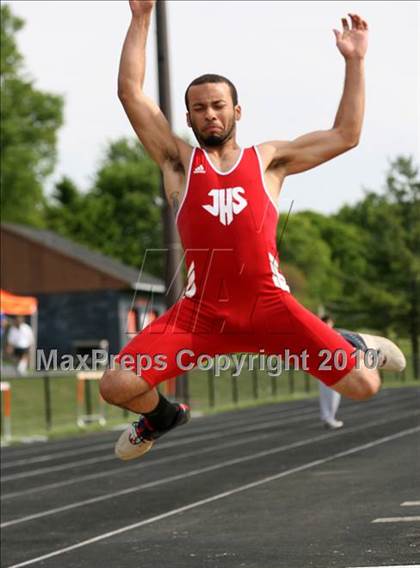 Thumbnail 1 in Harlem Boys Track Regional photogallery.