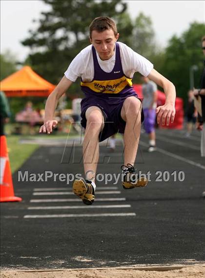 Thumbnail 1 in Harlem Boys Track Regional photogallery.
