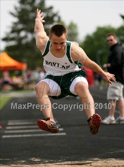 Thumbnail 2 in Harlem Boys Track Regional photogallery.