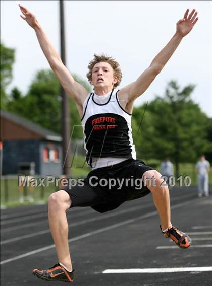 Thumbnail 2 in Harlem Boys Track Regional photogallery.
