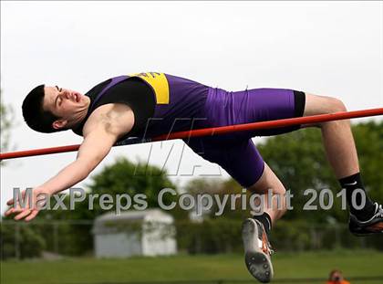 Thumbnail 2 in Harlem Boys Track Regional photogallery.