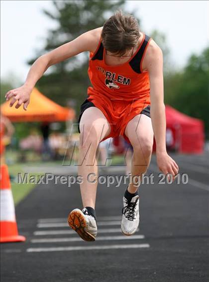 Thumbnail 3 in Harlem Boys Track Regional photogallery.