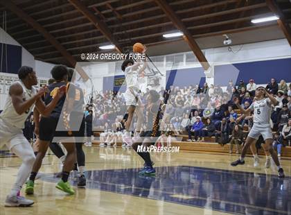 Thumbnail 1 in Notre Dame (SO) vs. Poly photogallery.