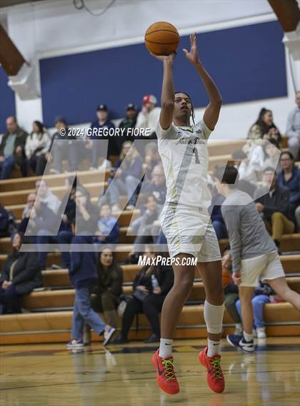 Thumbnail 1 in Notre Dame (SO) vs. Poly photogallery.