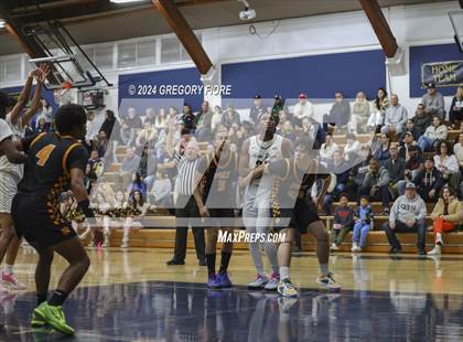 Thumbnail 2 in Notre Dame (SO) vs. Poly photogallery.
