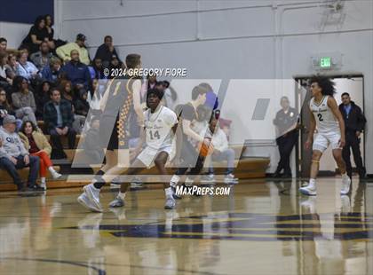 Thumbnail 1 in Notre Dame (SO) vs. Poly photogallery.