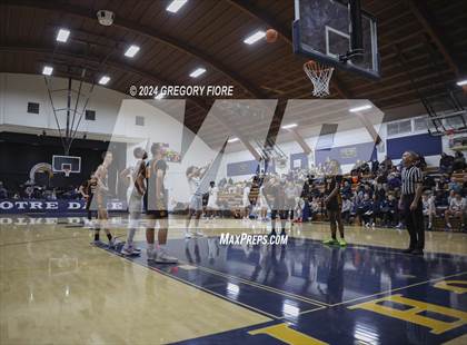Thumbnail 3 in Notre Dame (SO) vs. Poly photogallery.