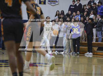 Thumbnail 1 in Notre Dame (SO) vs. Poly photogallery.