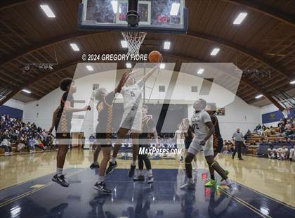 Thumbnail 2 in Notre Dame (SO) vs. Poly photogallery.