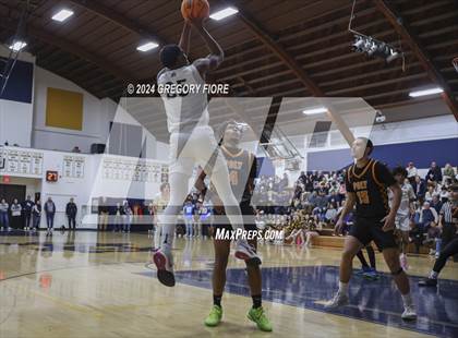 Thumbnail 1 in Notre Dame (SO) vs. Poly photogallery.