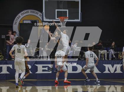 Thumbnail 1 in Notre Dame (SO) vs. Poly photogallery.