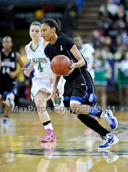 Thumbnail 2 in St. Mary's vs. Rialto (CIF State D2 Final) photogallery.