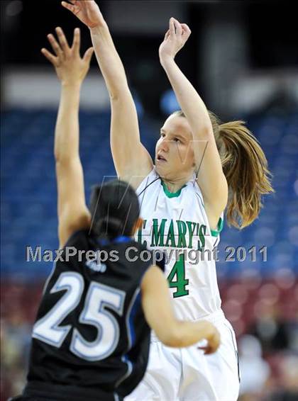Thumbnail 3 in St. Mary's vs. Rialto (CIF State D2 Final) photogallery.