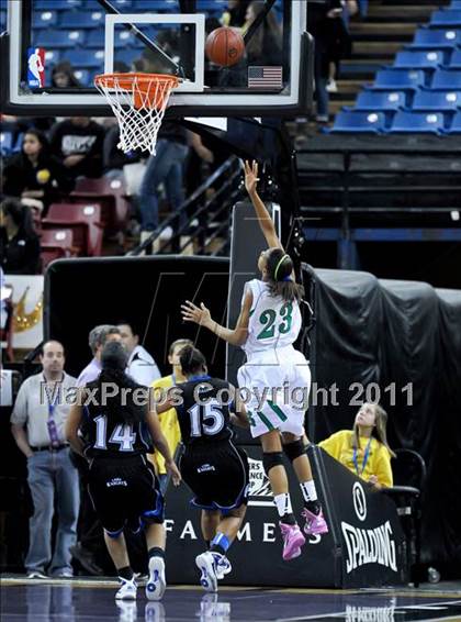 Thumbnail 2 in St. Mary's vs. Rialto (CIF State D2 Final) photogallery.
