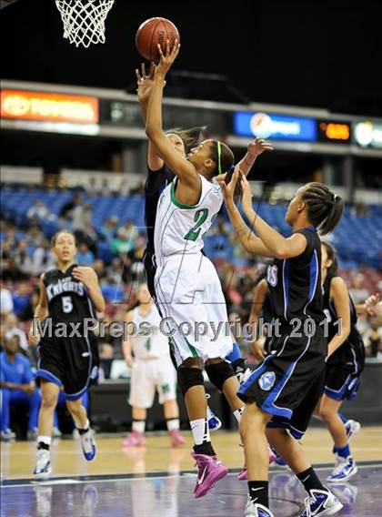 Thumbnail 2 in St. Mary's vs. Rialto (CIF State D2 Final) photogallery.