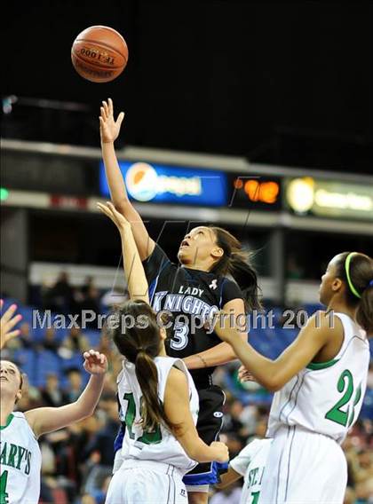 Thumbnail 2 in St. Mary's vs. Rialto (CIF State D2 Final) photogallery.