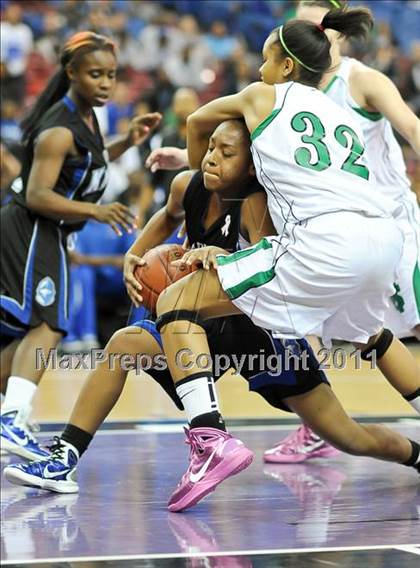 Thumbnail 2 in St. Mary's vs. Rialto (CIF State D2 Final) photogallery.