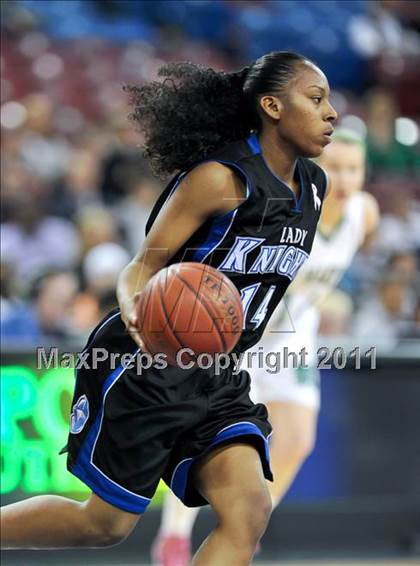 Thumbnail 1 in St. Mary's vs. Rialto (CIF State D2 Final) photogallery.