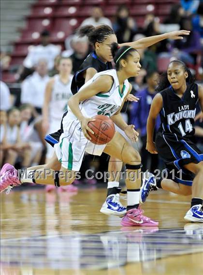 Thumbnail 3 in St. Mary's vs. Rialto (CIF State D2 Final) photogallery.