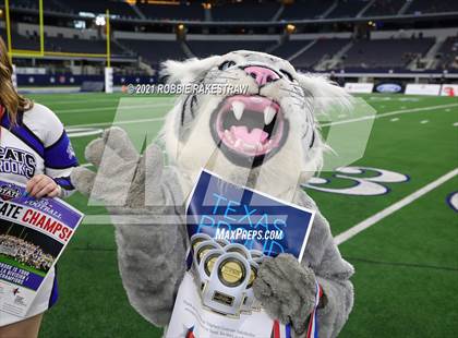 Thumbnail 2 in Westbrook vs. May (UIL Football 1A D1 Finals) photogallery.