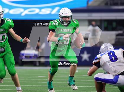 Thumbnail 3 in Westbrook vs. May (UIL Football 1A D1 Finals) photogallery.