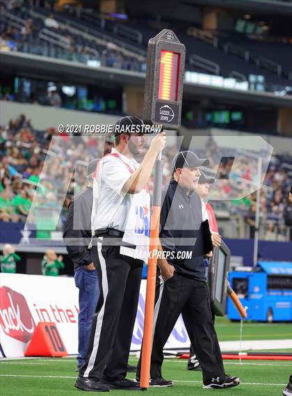 Thumbnail 3 in Westbrook vs. May (UIL Football 1A D1 Finals) photogallery.