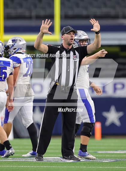 Thumbnail 3 in Westbrook vs. May (UIL Football 1A D1 Finals) photogallery.