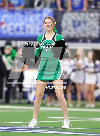 Thumbnail 3 in Westbrook vs. May (UIL Football 1A D1 Finals) photogallery.