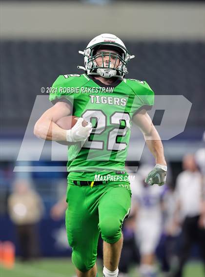 Thumbnail 1 in Westbrook vs. May (UIL Football 1A D1 Finals) photogallery.