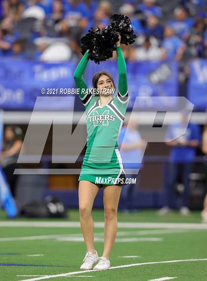 Thumbnail 2 in Westbrook vs. May (UIL Football 1A D1 Finals) photogallery.