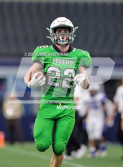 Thumbnail 3 in Westbrook vs. May (UIL Football 1A D1 Finals) photogallery.