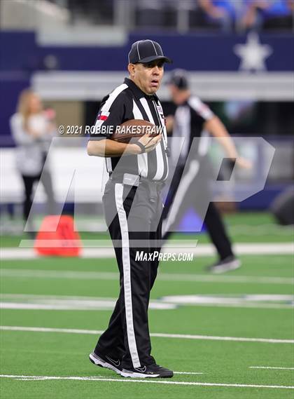 Thumbnail 1 in Westbrook vs. May (UIL Football 1A D1 Finals) photogallery.