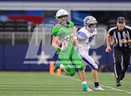 Thumbnail 2 in Westbrook vs. May (UIL Football 1A D1 Finals) photogallery.