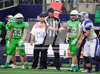 Thumbnail 3 in Westbrook vs. May (UIL Football 1A D1 Finals) photogallery.