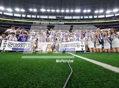 Thumbnail 3 in Westbrook vs. May (UIL Football 1A D1 Finals) photogallery.