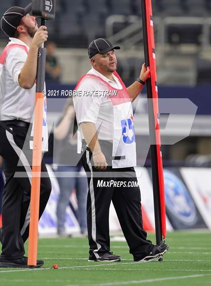 Thumbnail 1 in Westbrook vs. May (UIL Football 1A D1 Finals) photogallery.