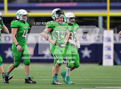 Thumbnail 3 in Westbrook vs. May (UIL Football 1A D1 Finals) photogallery.