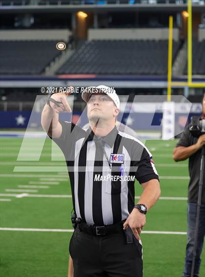 Thumbnail 3 in Westbrook vs. May (UIL Football 1A D1 Finals) photogallery.