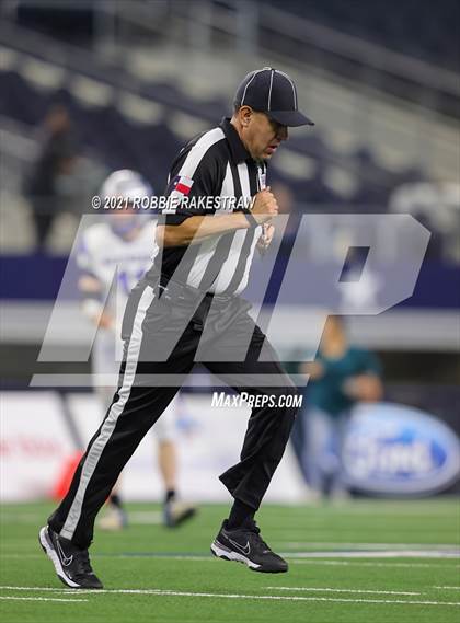 Thumbnail 1 in Westbrook vs. May (UIL Football 1A D1 Finals) photogallery.