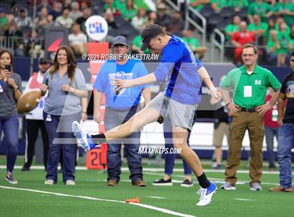 Thumbnail 2 in Westbrook vs. May (UIL Football 1A D1 Finals) photogallery.