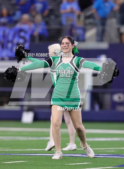 Thumbnail 3 in Westbrook vs. May (UIL Football 1A D1 Finals) photogallery.