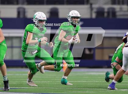 Thumbnail 3 in Westbrook vs. May (UIL Football 1A D1 Finals) photogallery.