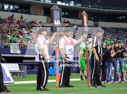 Thumbnail 3 in Westbrook vs. May (UIL Football 1A D1 Finals) photogallery.