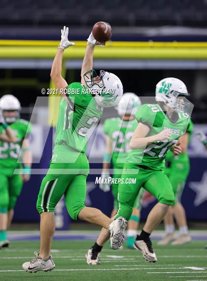 Thumbnail 2 in Westbrook vs. May (UIL Football 1A D1 Finals) photogallery.